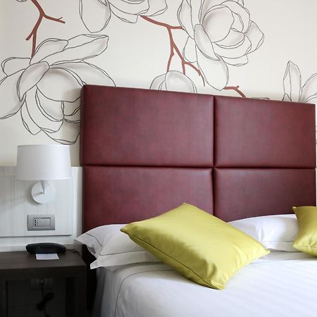 Hotel Villa Nabila Reggiolo Екстер'єр фото