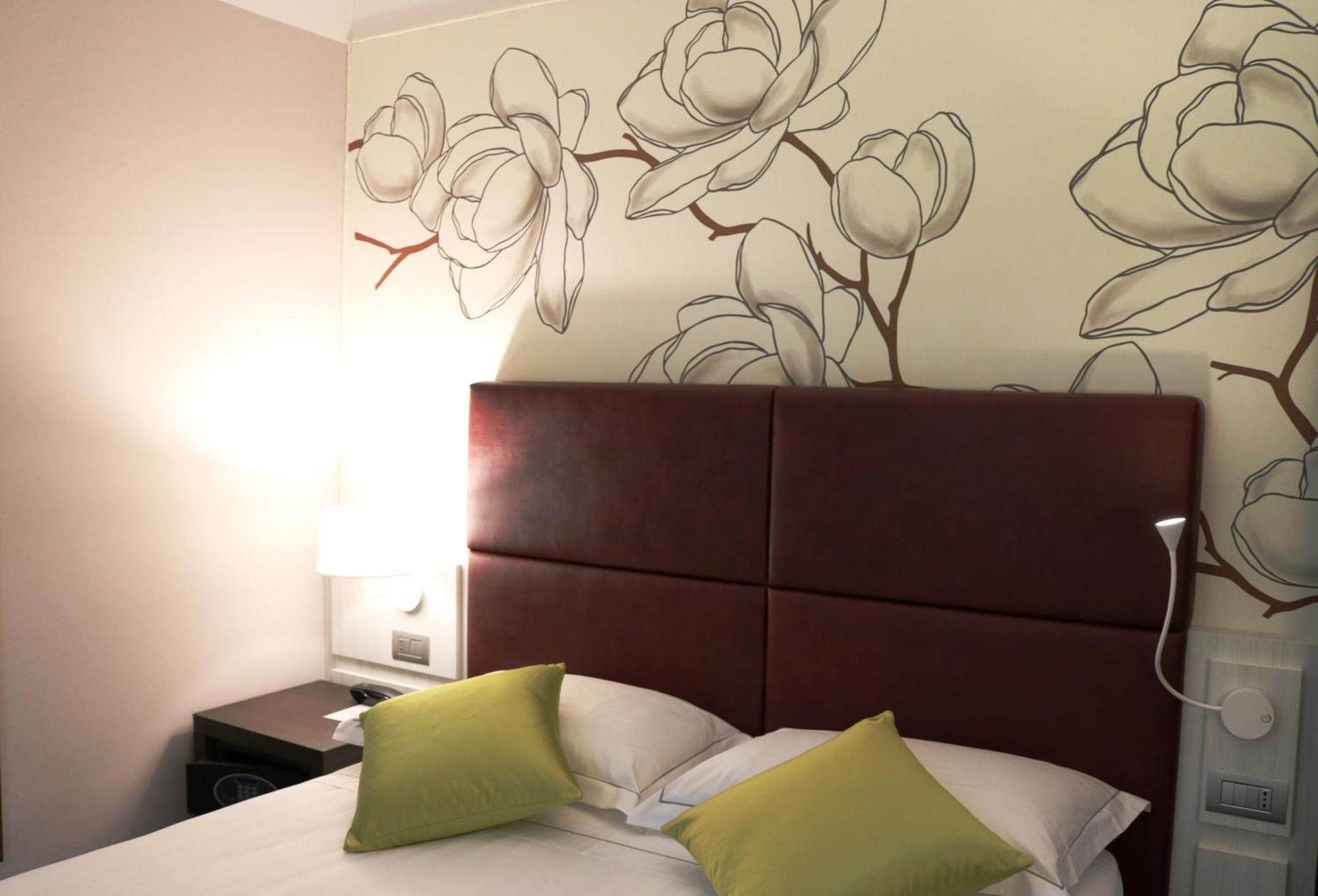 Hotel Villa Nabila Reggiolo Екстер'єр фото