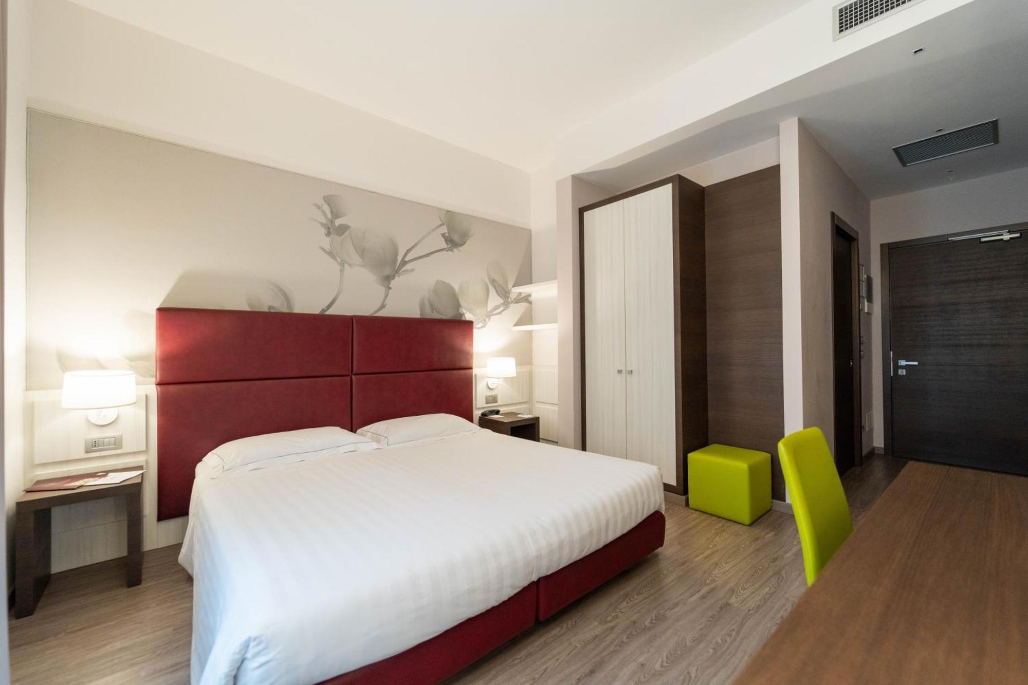 Hotel Villa Nabila Reggiolo Екстер'єр фото