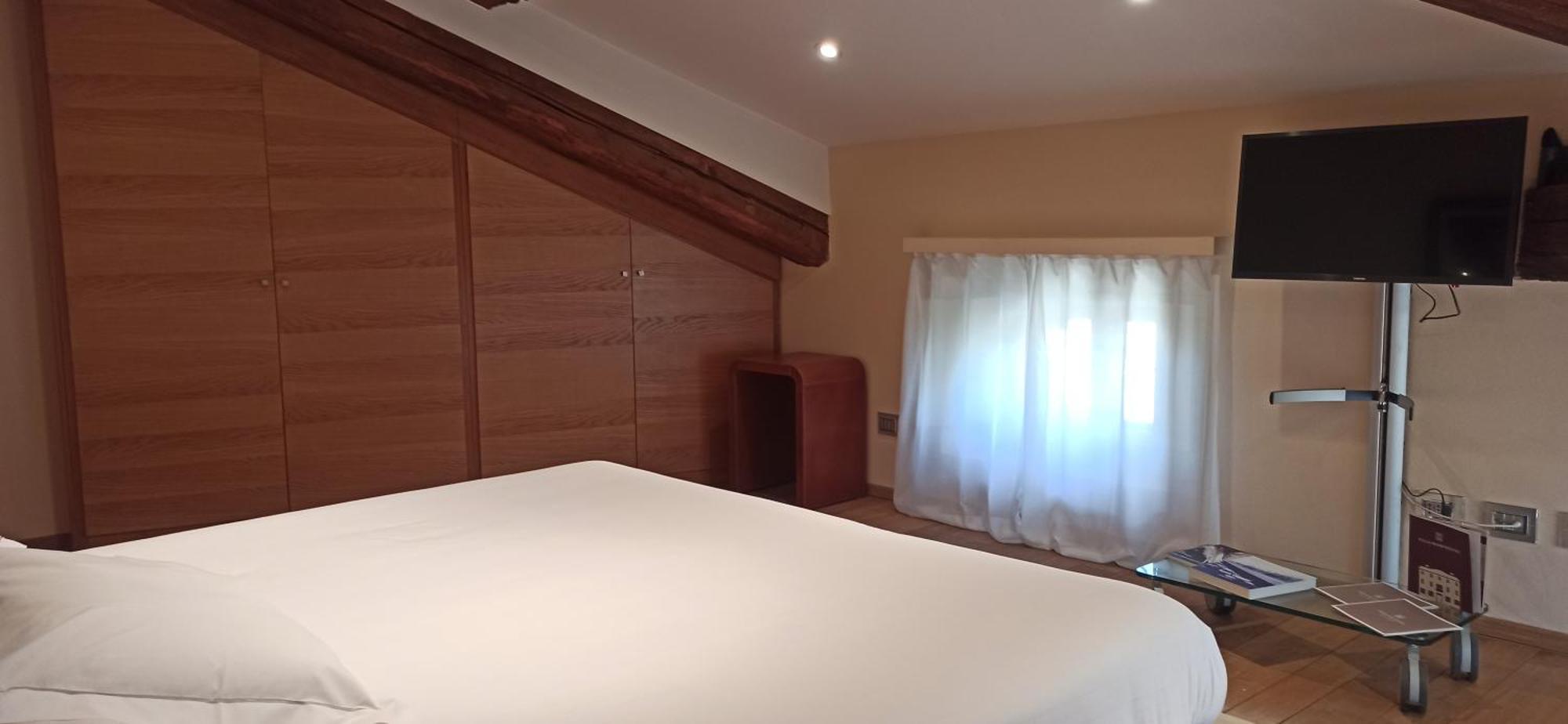 Hotel Villa Nabila Reggiolo Екстер'єр фото