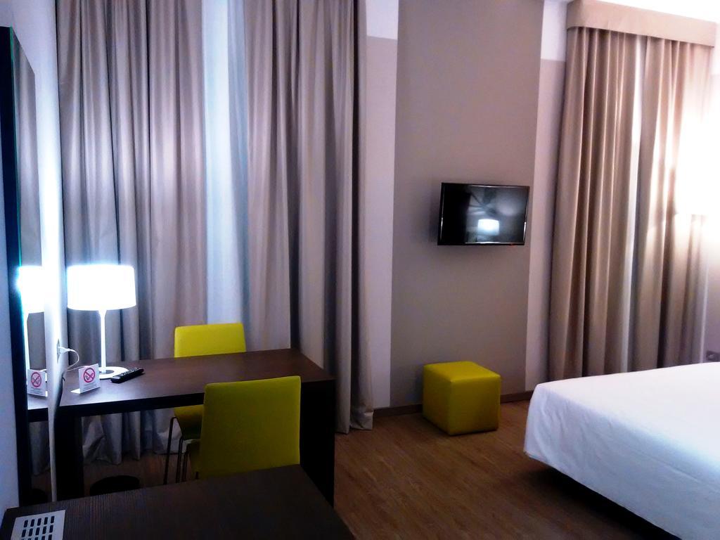 Hotel Villa Nabila Reggiolo Екстер'єр фото