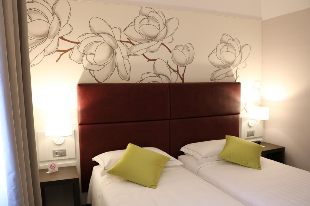 Hotel Villa Nabila Reggiolo Екстер'єр фото